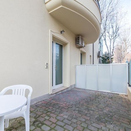 Residenza Melucci Aparthotel Rimini Exterior foto
