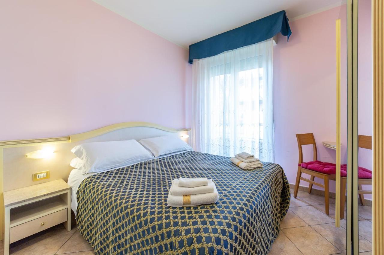 Residenza Melucci Aparthotel Rimini Exterior foto