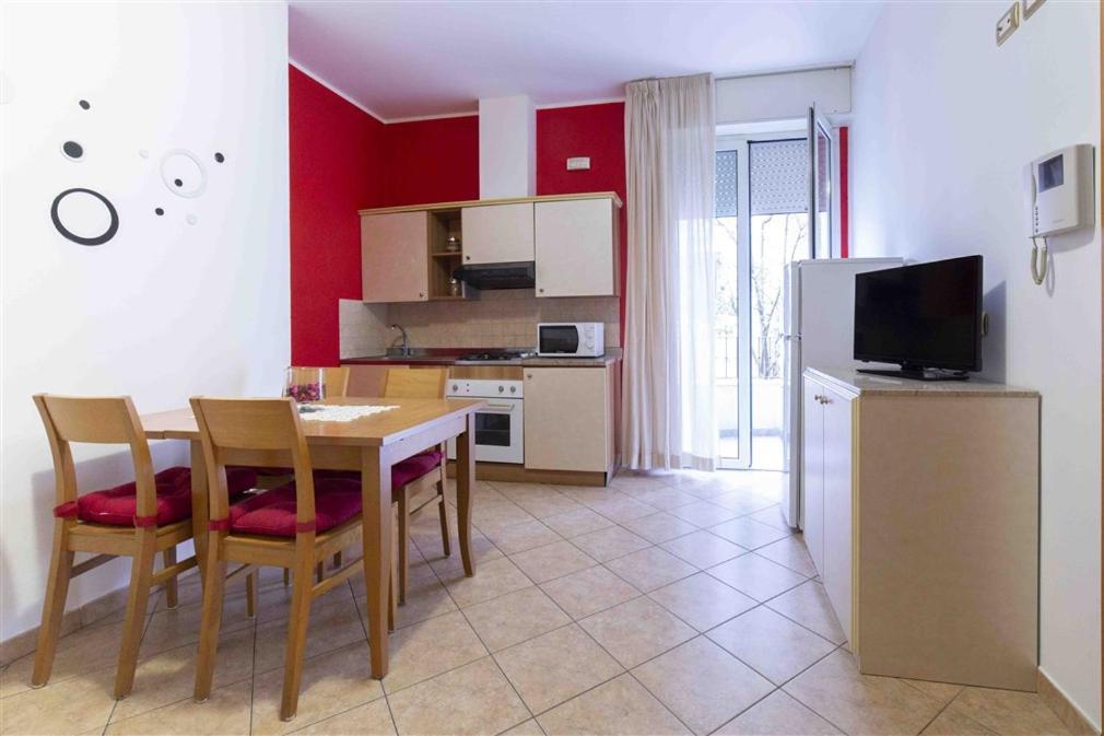 Residenza Melucci Aparthotel Rimini Exterior foto