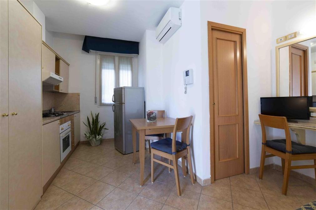 Residenza Melucci Aparthotel Rimini Exterior foto