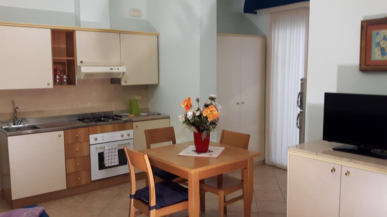 Residenza Melucci Aparthotel Rimini Exterior foto